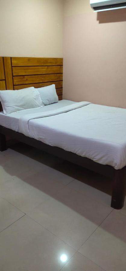 J J Residency Otel Pondicherry Dış mekan fotoğraf