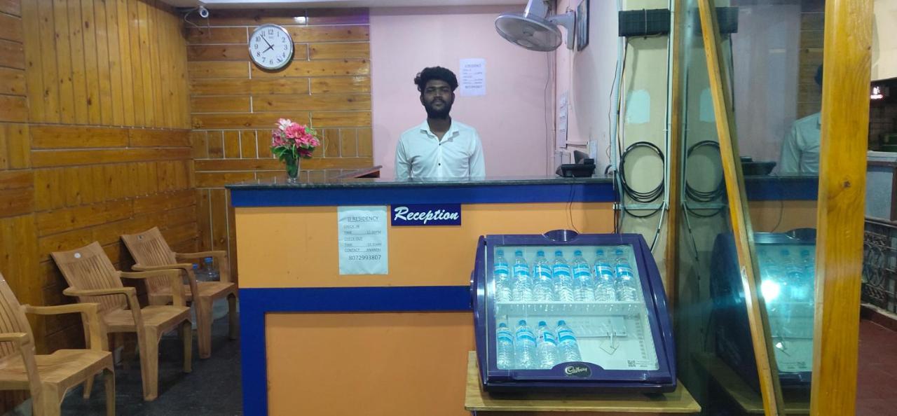 J J Residency Otel Pondicherry Dış mekan fotoğraf